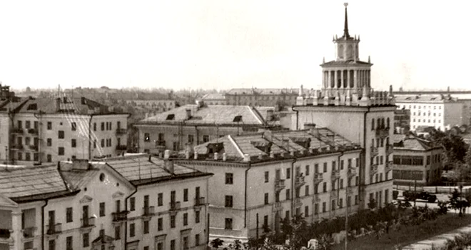 Дзержинску 95: парадные ворота города