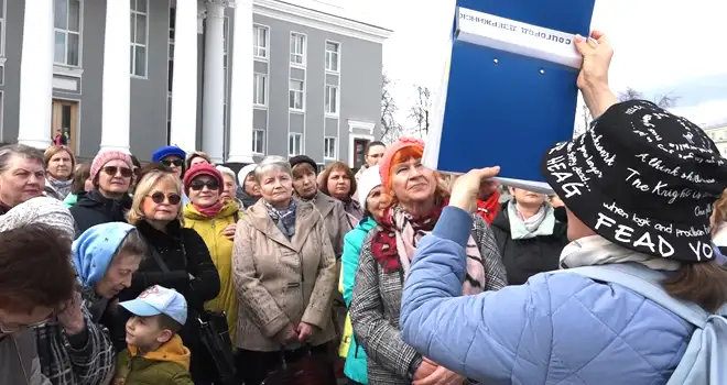 С экскурсией по городу: проект «Выходи гулять» возобновился в Дзержинске