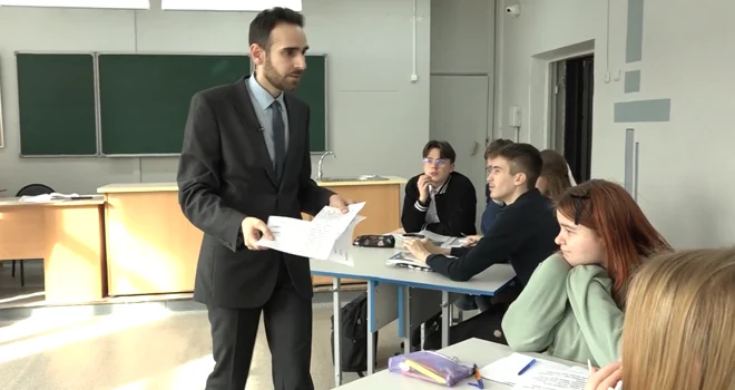 «Учитель года России»: преподаватель дзержинской школы вышел в региональный этап всероссийского конкурса