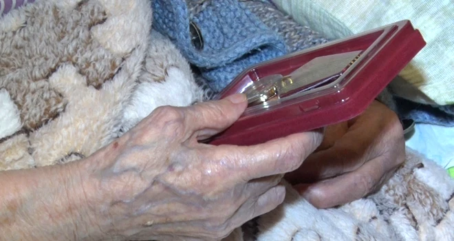 К 80-летию Победы: труженикам тыла в Дзержинске вручают юбилейные медали