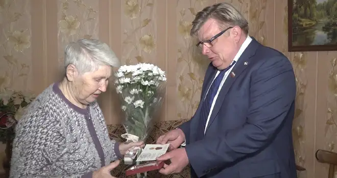 К 80-летию Победы: юбилейные медали ветеранам войны вручают депутаты Гордумы Дзержинска