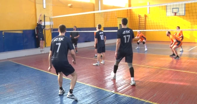 Спортивный обзор: чемпионат Дзержинска по волейболу и мини-футбольные встречи