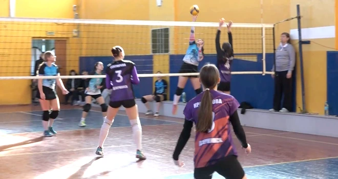 Спортивный обзор: чемпионаты по волейболу и настольному теннису проходят в Дзержинске