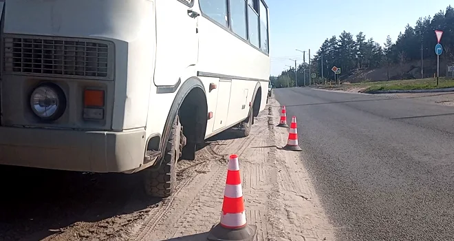 Неудачное падение: водитель угодил под колеса собственного автобуса в Дзержинске