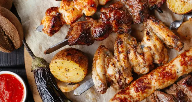 Шашлык без риска: гид для дзержинцев по выбору качественного мяса