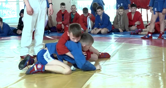 Спортобзор: традиционный турнир по самбо и первенство Дзержинска по мини-футболу