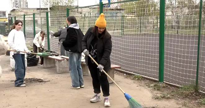 День чистоты: в преддверии майских праздников субботники продолжаются в Дзержинске