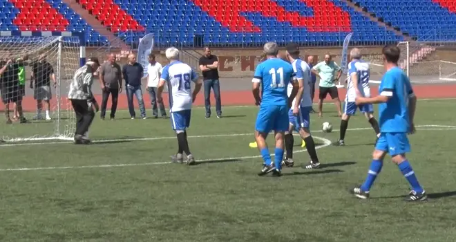 Возраст игре не помеха: открытый «Кубок РФС» по футболу шагом впервые проходит в Дзержинске