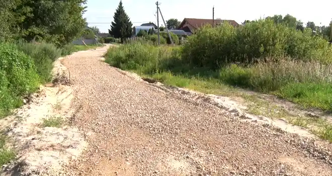 Наши дороги: работы по благоустройству поселков продолжаются в Дзержинске