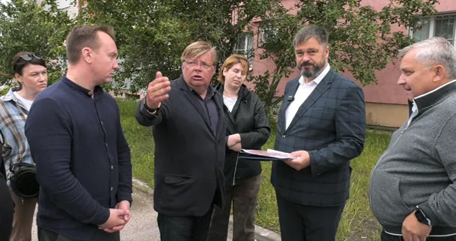 Проблемы на личном контроле: рабочие объезды главы Дзержинска по округам продолжаются
