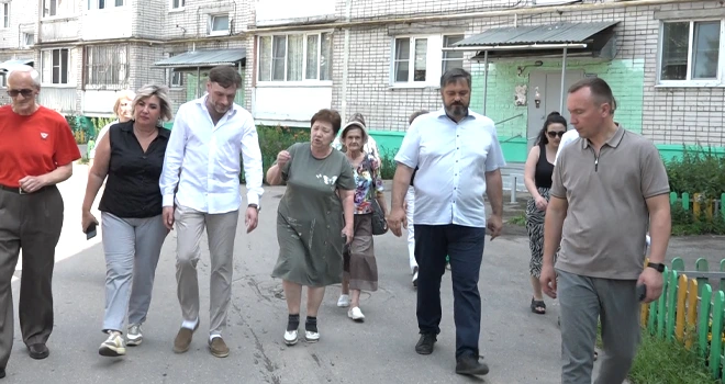 По ключевым точкам: рабочие объезды главы Дзержинска по округам продолжаются