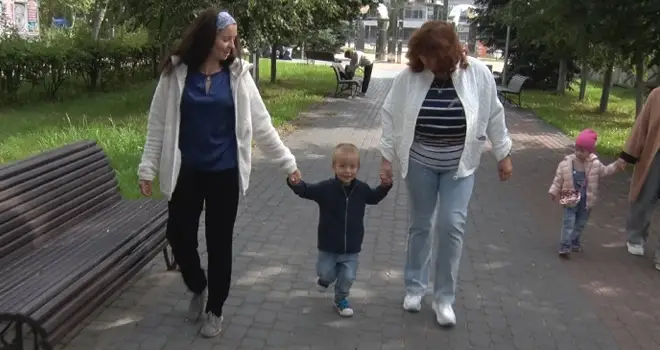 Поддержка мамам: социальные няни работают в Дзержинске