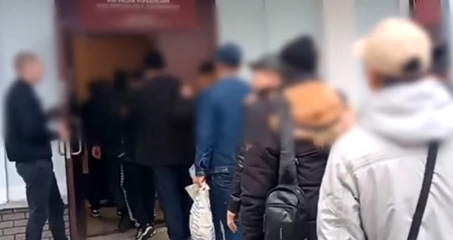 Домой принудительно: из России выдворят 14 мигрантов, незаконно поселившихся в Дзержинске