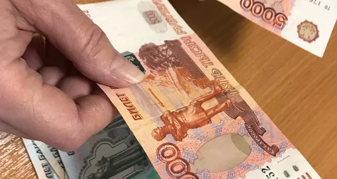 Брали на лапу: двух дзержинок будут судить за коммерческий подкуп