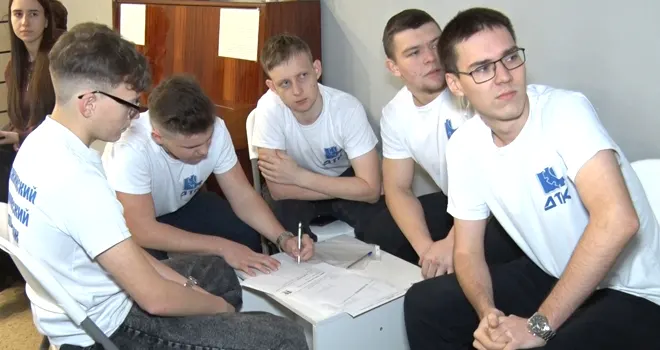 Игры разума: городская антинаркотическая акция прошла в дзержинском клубе инвалидов «Вера»