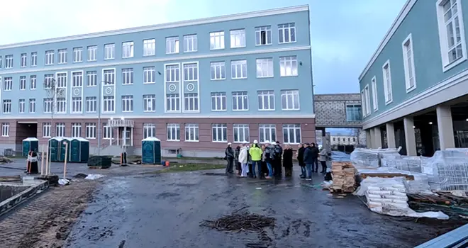 Работы ведутся: ввод новой дзержинской школы в эксплуатацию придется на зимний период