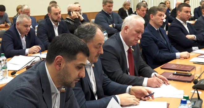 О доходах и расходах: последнее в уходящем году заседание Городской думы состоялось в Дзержинске