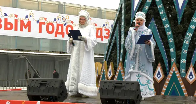 Навстречу празднику: главную городскую ёлку открыли в Дзержинске