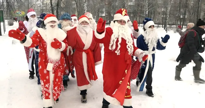 Встретились в «Радуге»: очередной слет Дедов Морозов прошел в Дзержинске