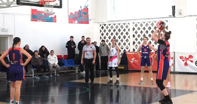Спортобзор: чемпионаты разных уровней по баскетболу, волейболу и футболу прошли в Дзержинске