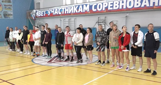 Спортобзор: победы дзержинцев в турнире по бадминтону и матчи по хоккею с шайбой в первенстве ПФО