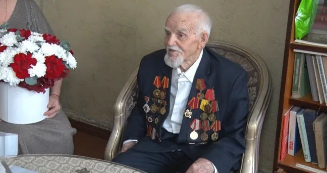 Спасибо за Победу! Участника Сталинградской битвы Александра Фёдоровича Вагина поздравили в Дзержинске