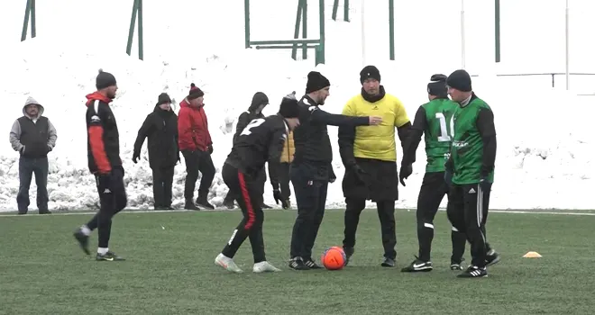 Победители и призеры: первенство города по футболу среди мужских ветеранских команд завершилось в Дзержинске
