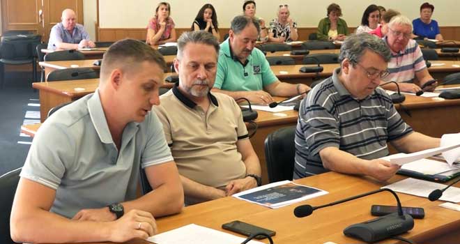 Депутаты заслушали: рассмотрение отчета главы города о работе в 2025 году началось в Гордуме Дзержинска