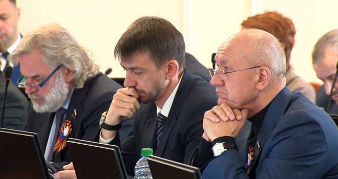 Единый цвет: закон об оранжевых такси одобрен нижегородскими депутатами в I чтении