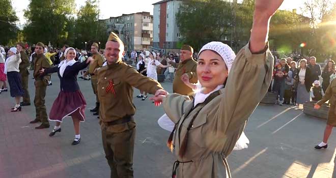 История в танце: к ежегодной акции «Вальс Победы» присоединился поселок Решетиха