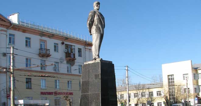 Пока не рассыпался: ненадлежащим состоянием памятника Маяковскому в Дзержинске заинтересовался Председатель СК РФ