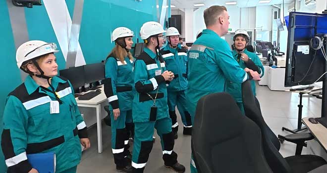 Завод изнутри: пресс-тур для представителей СМИ организовали на дзержинском предприятии