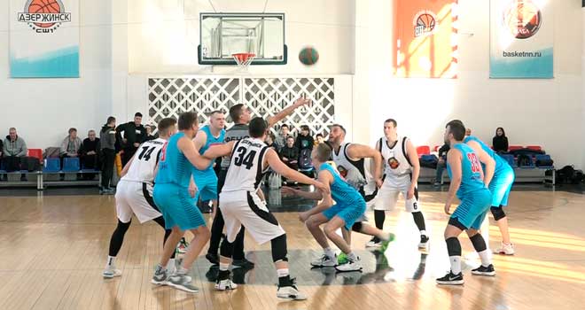 Большой баскетбол: дзержинские спортсмены уверенно забивают мячи в кольца противников - Дзержинское Телевидение